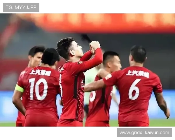 上海海港新援让·克劳德抵多哈合练，身披传奇8号球衣开启新征程