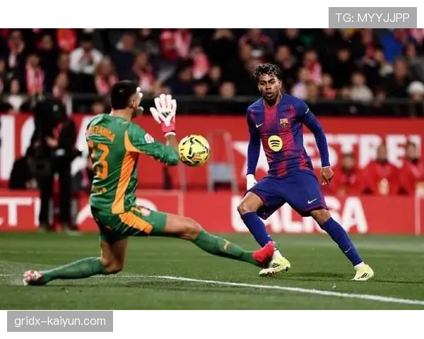 赫罗纳2-1巴萨,亚马尔上半场罚丢关键点球,皮球击中右侧立柱弹出错失半场最佳得分机会 赫罗纳2-1巴萨,亚马尔上半场罚丢关键点球,皮球击中右侧立柱弹出错失半场最佳得分机会